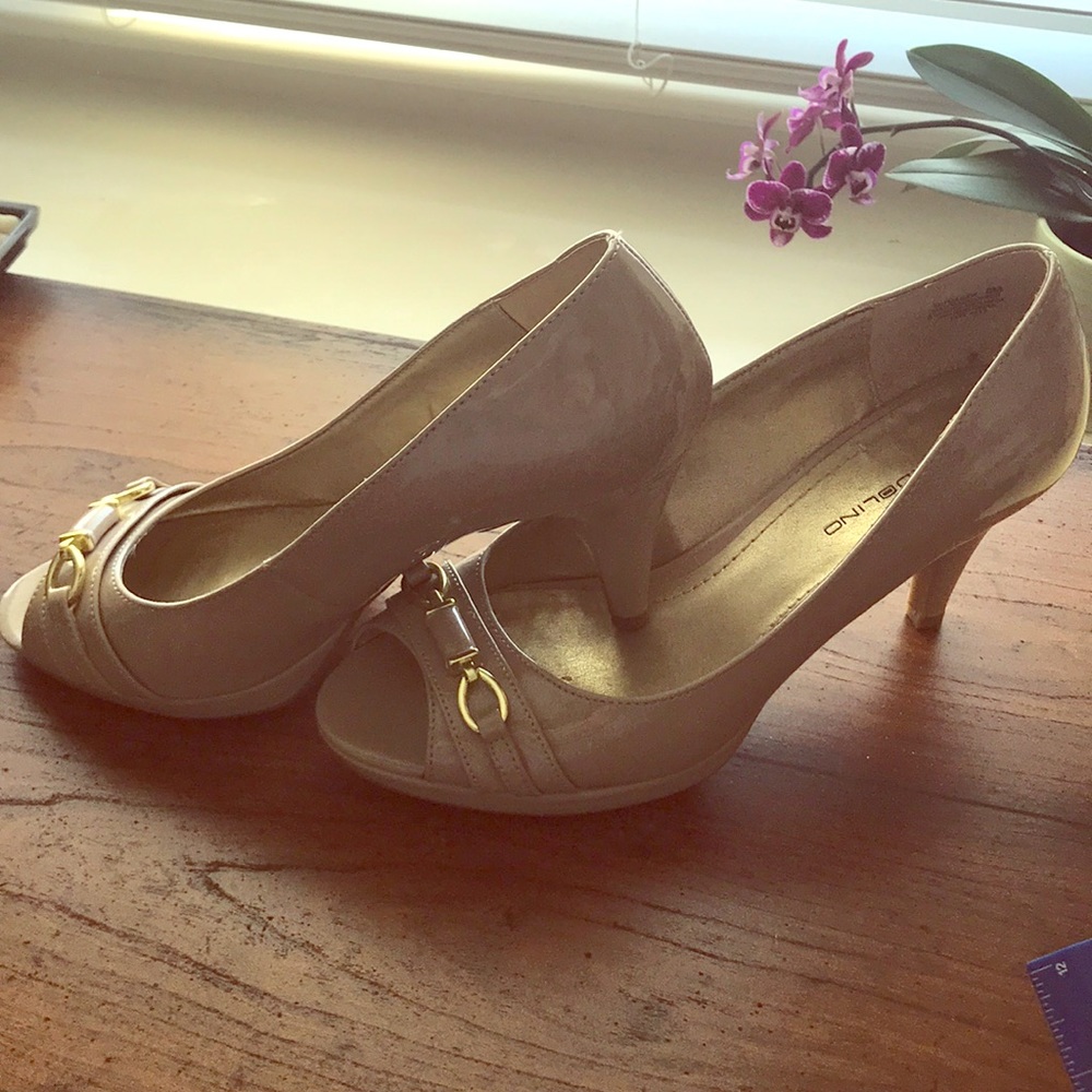 Bandolino Open-toed Heels